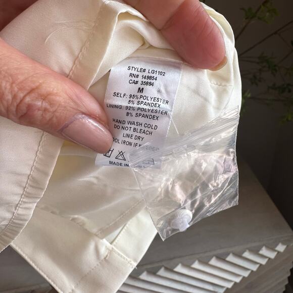 Sage The Label Cream Wide Strap Crop Top Size M NWT - Picture 5 of 6